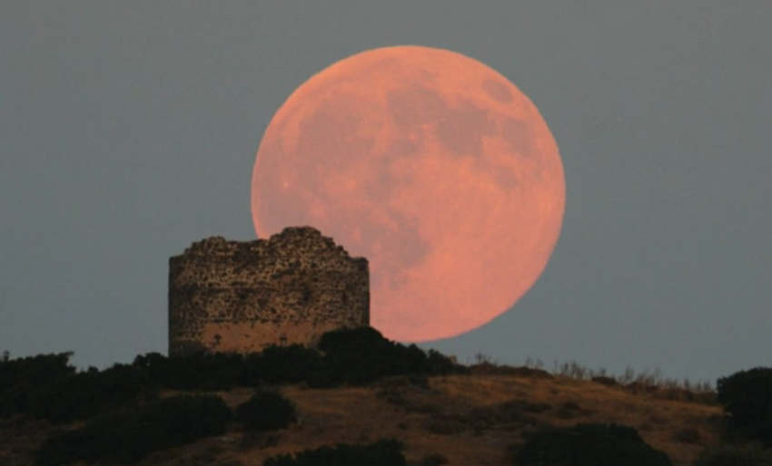 sky trails over ancient greece.jpg